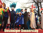 Unsinniger Donnerstag - Weiberfasching - Krawattenalarm am 12.02.2026: Fasching 2026 in M&uuml;nchen: Der lange Tag der Scheren (&copy;Foto: Martin Schmitz)